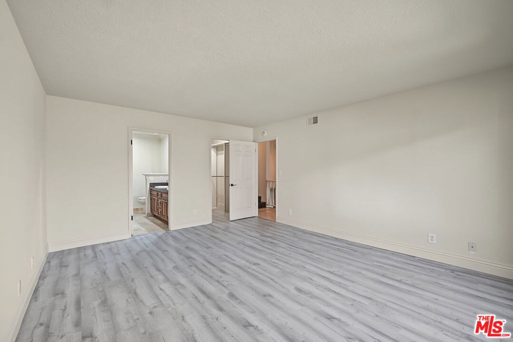 6622 Ocean Crest Drive Property Photo 19