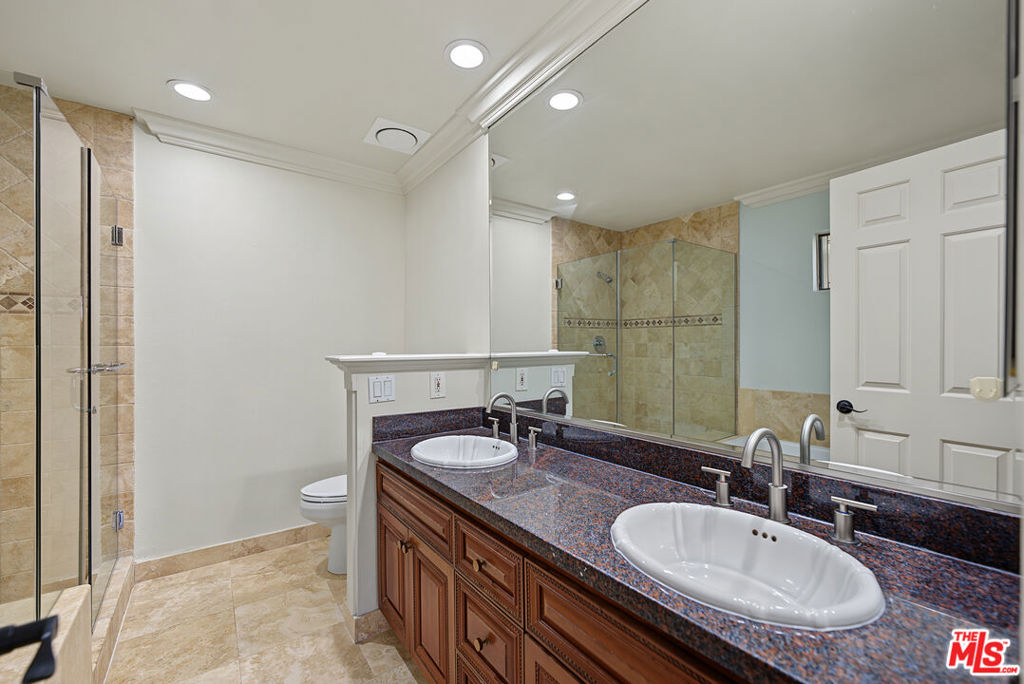 6622 Ocean Crest Drive Property Photo 21
