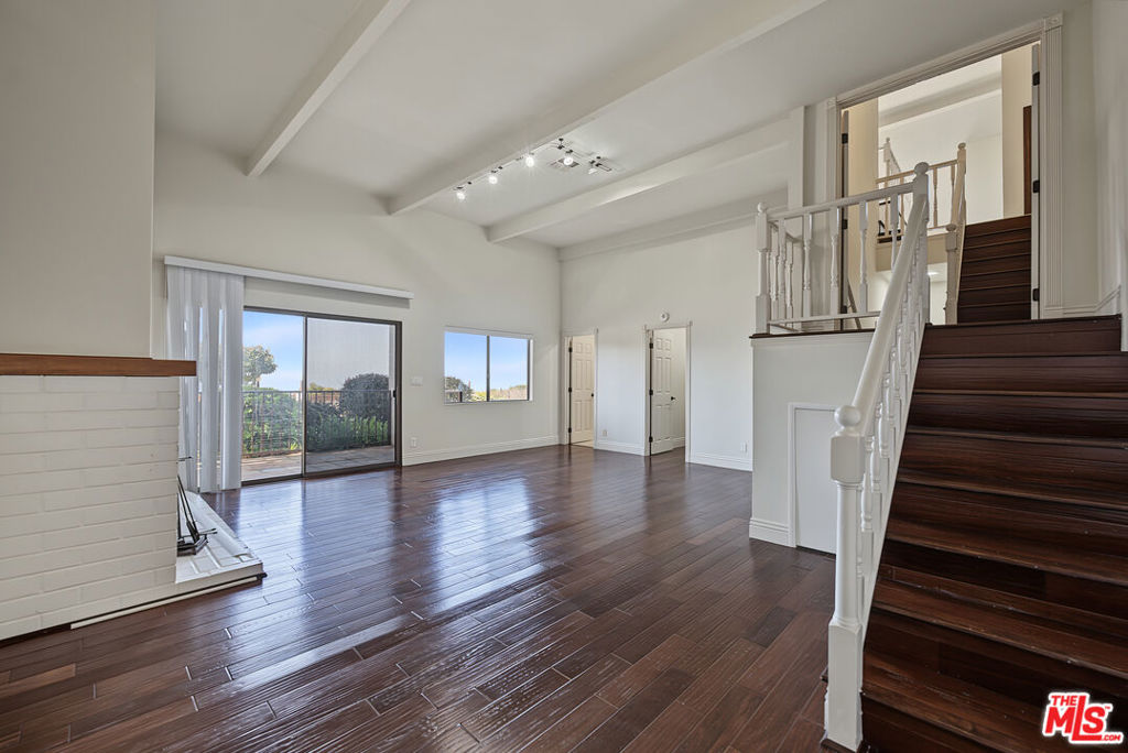 6622 Ocean Crest Drive Property Photo 23