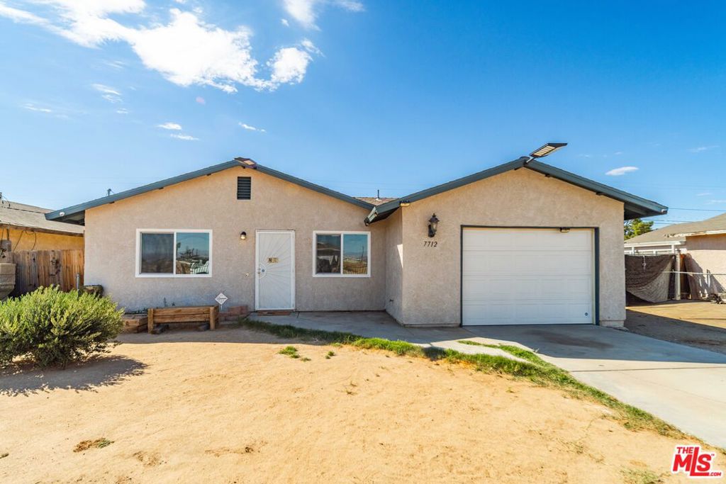 7712 Walpole Avenue Property Photo 4