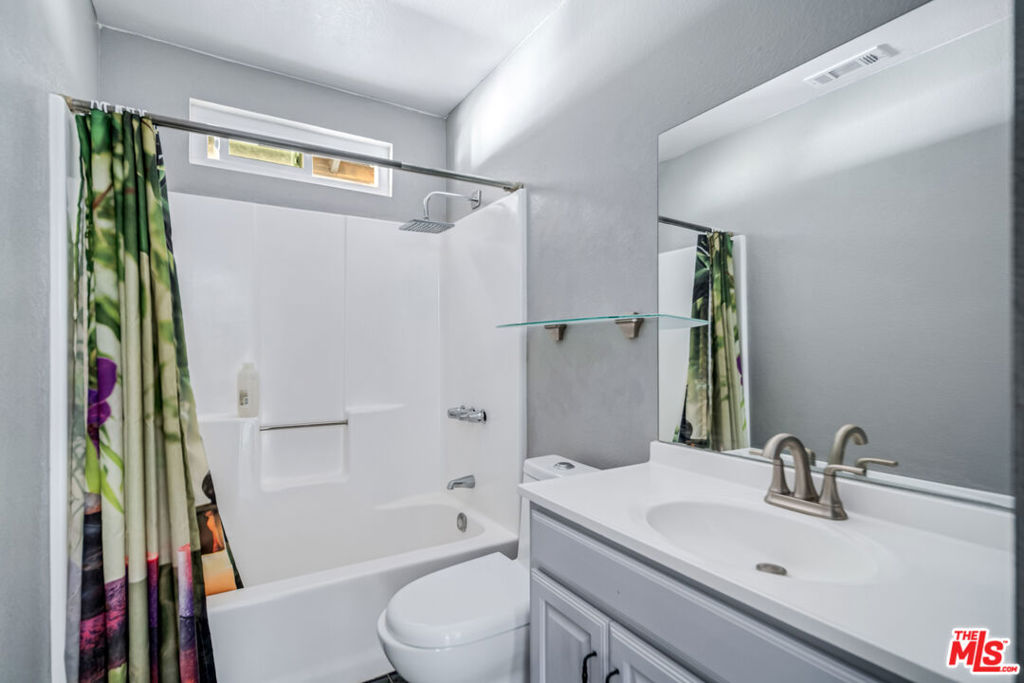7712 Walpole Avenue Property Photo 17