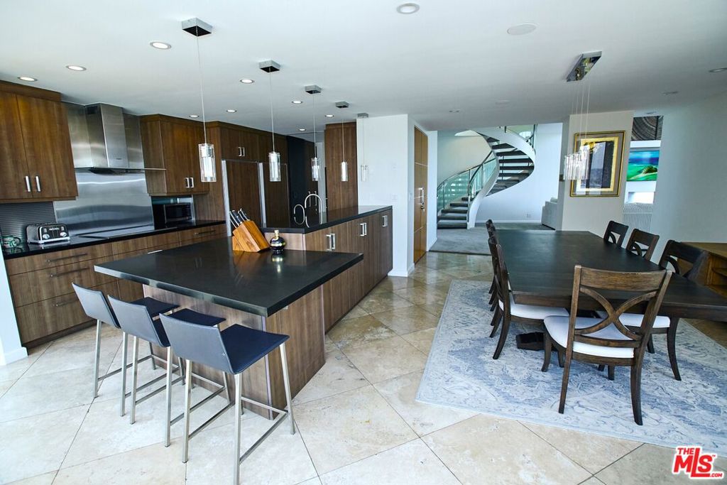 4337 Marina City Drive Ph43 Property Photo 6