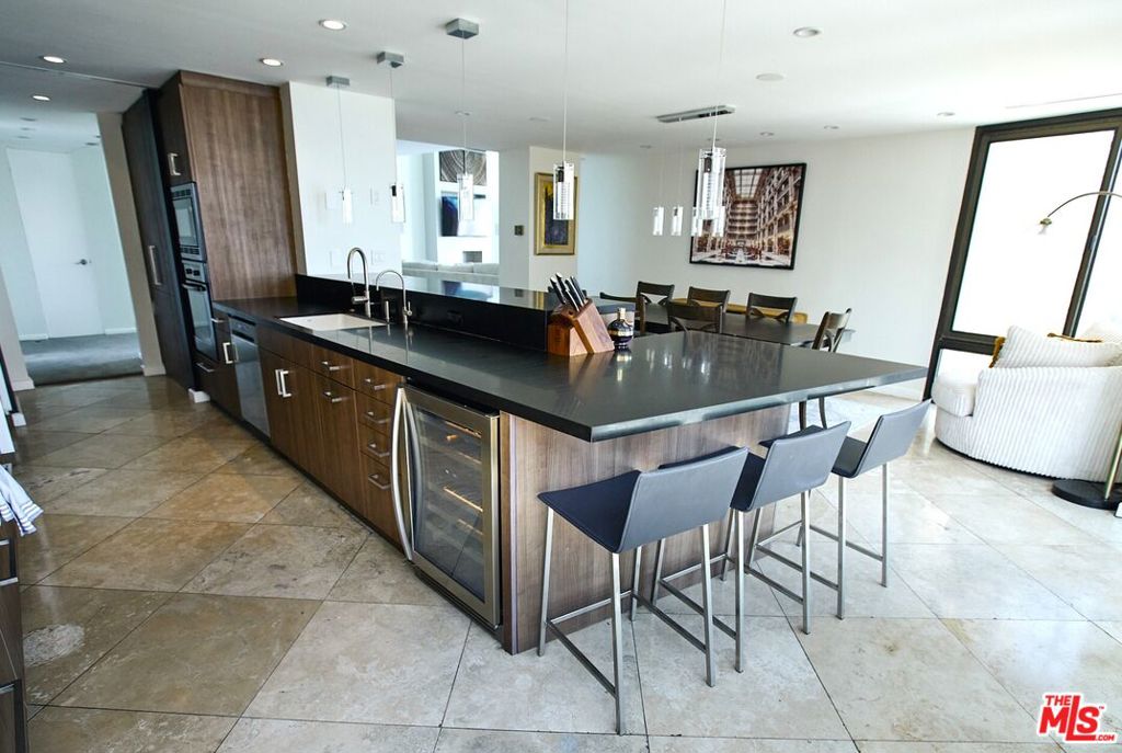4337 Marina City Drive Ph43 Property Photo 7