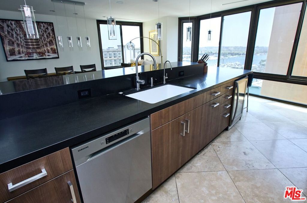 4337 Marina City Drive Ph43 Property Photo 8