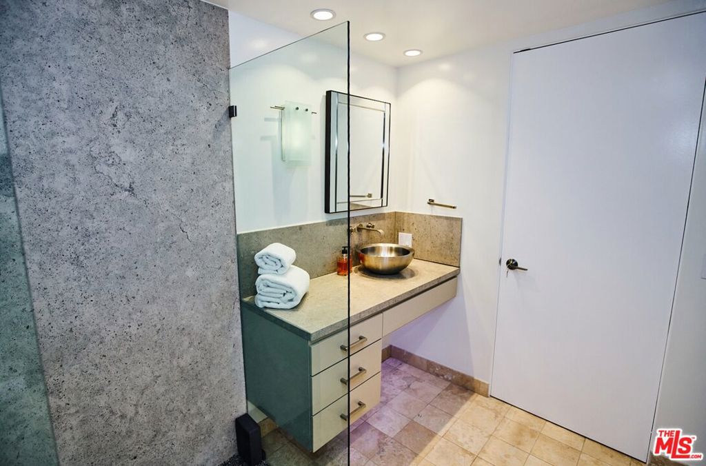 4337 Marina City Drive Ph43 Property Photo 12