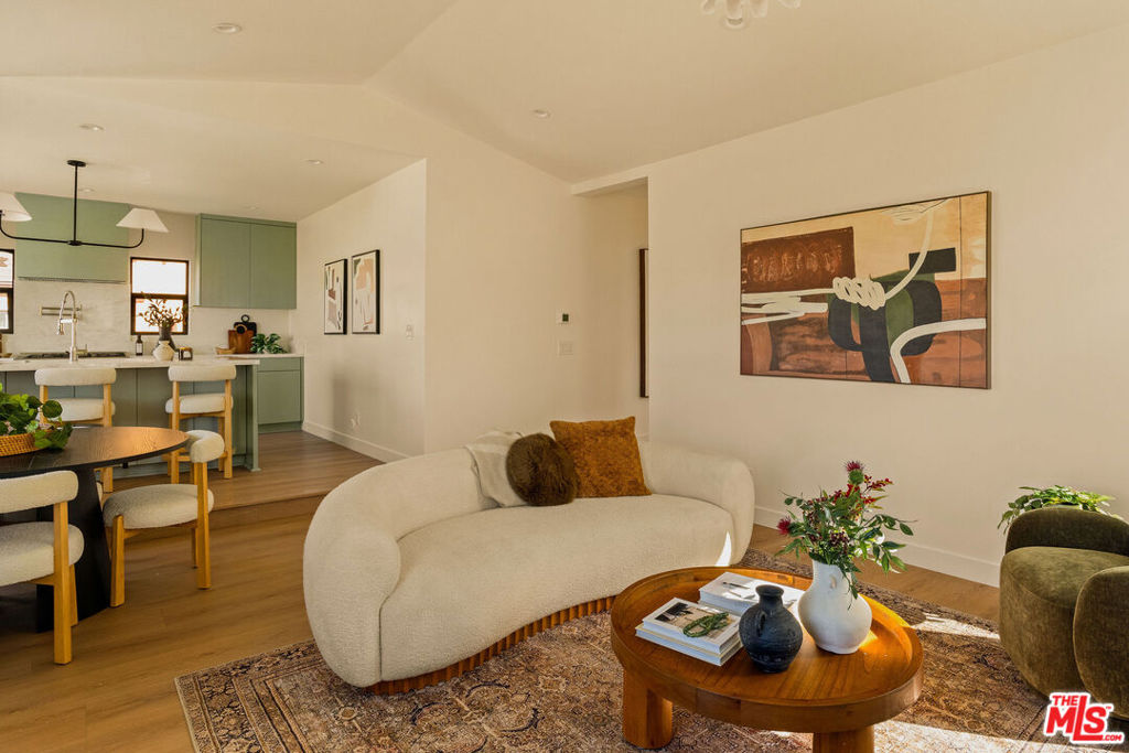 2228 W 76th Street Property Photo 6