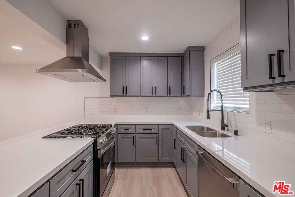 2107 Pullman Lane E Property Photo 15
