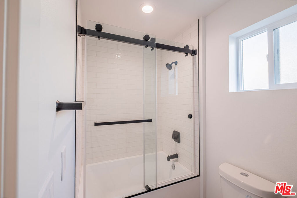 2107 Pullman Lane E Property Photo 20