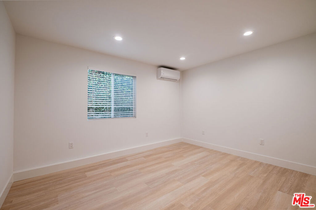 2107 Pullman Lane E Property Photo 22