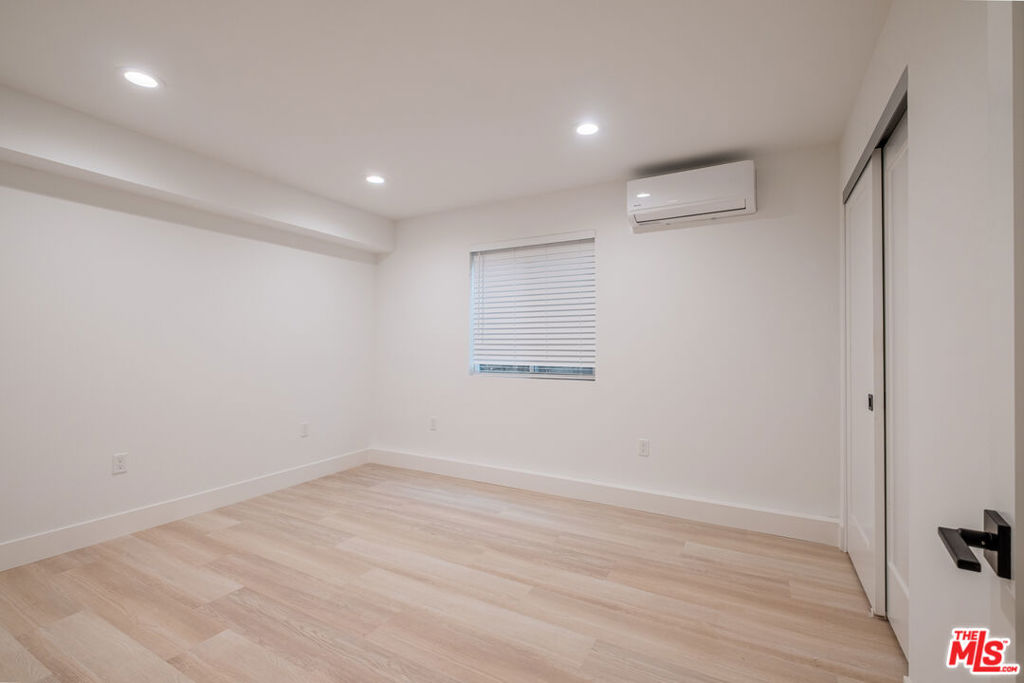 2107 Pullman Lane E Property Photo 29