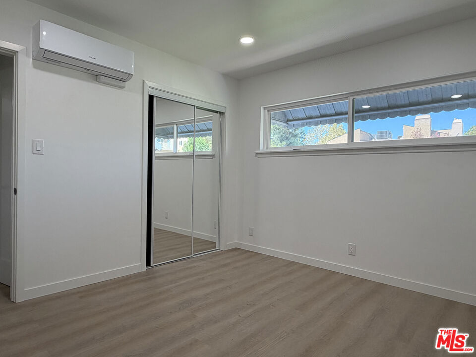 11500 Riverside Drive 4 Property Photo 7