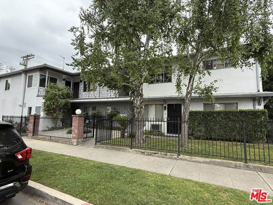 11500 Riverside Drive 4 Property Photo 18
