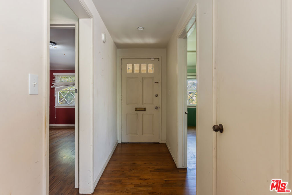 718 Valita Street Property Photo 4