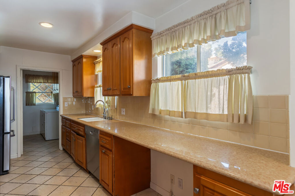 718 Valita Street Property Photo 10