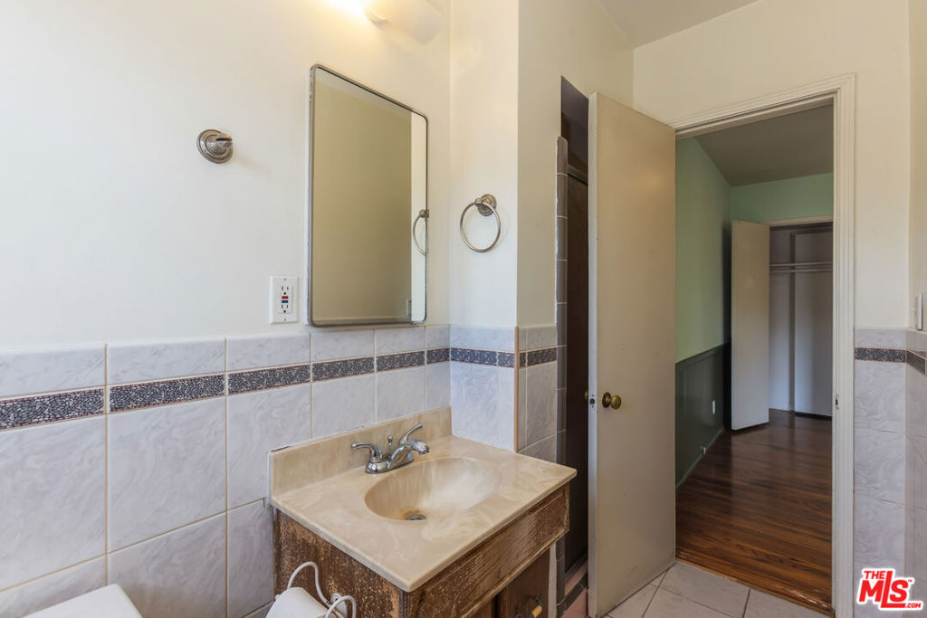718 Valita Street Property Photo 16