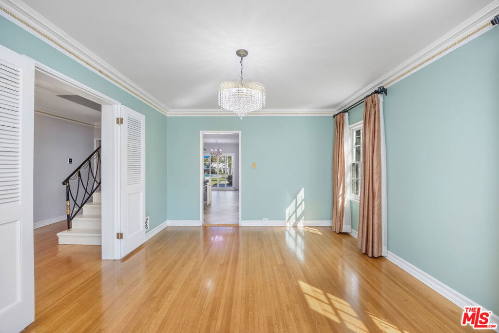 6527 Whitworth Drive Property Photo 8