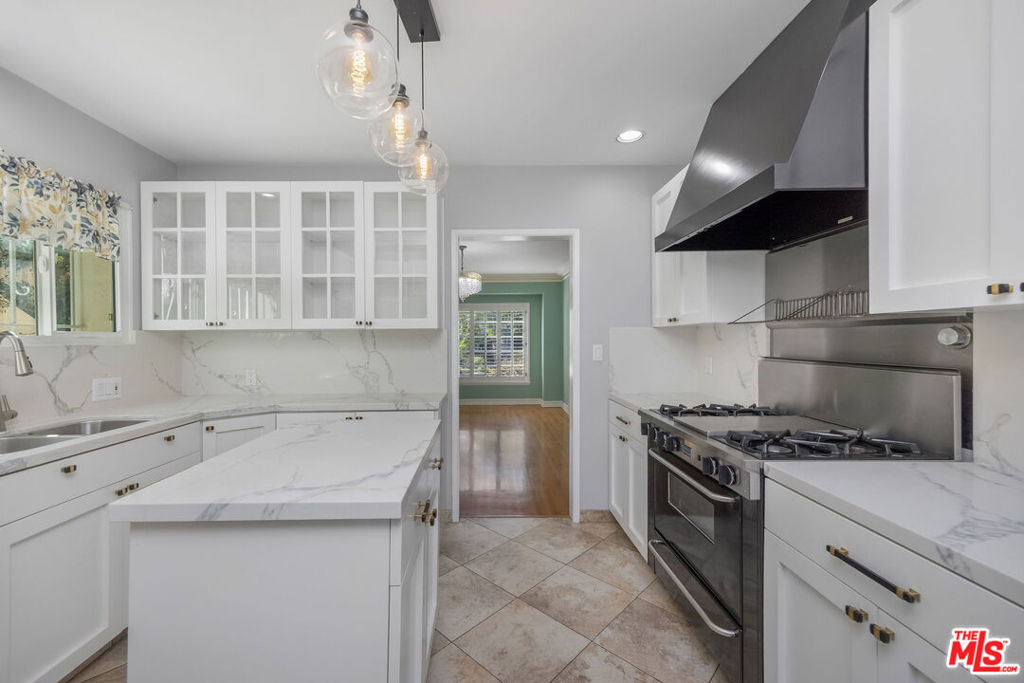 6527 Whitworth Drive Property Photo 13