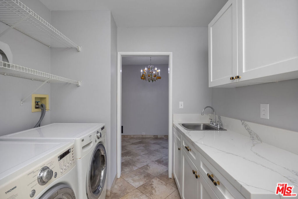 6527 Whitworth Drive Property Photo 17