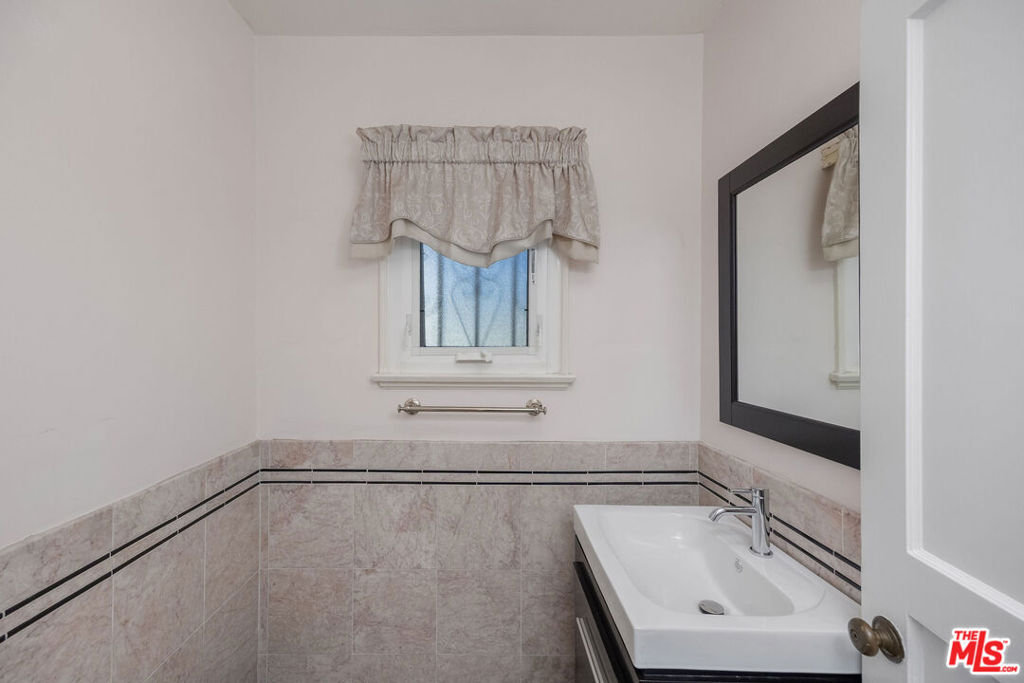 6527 Whitworth Drive Property Photo 21