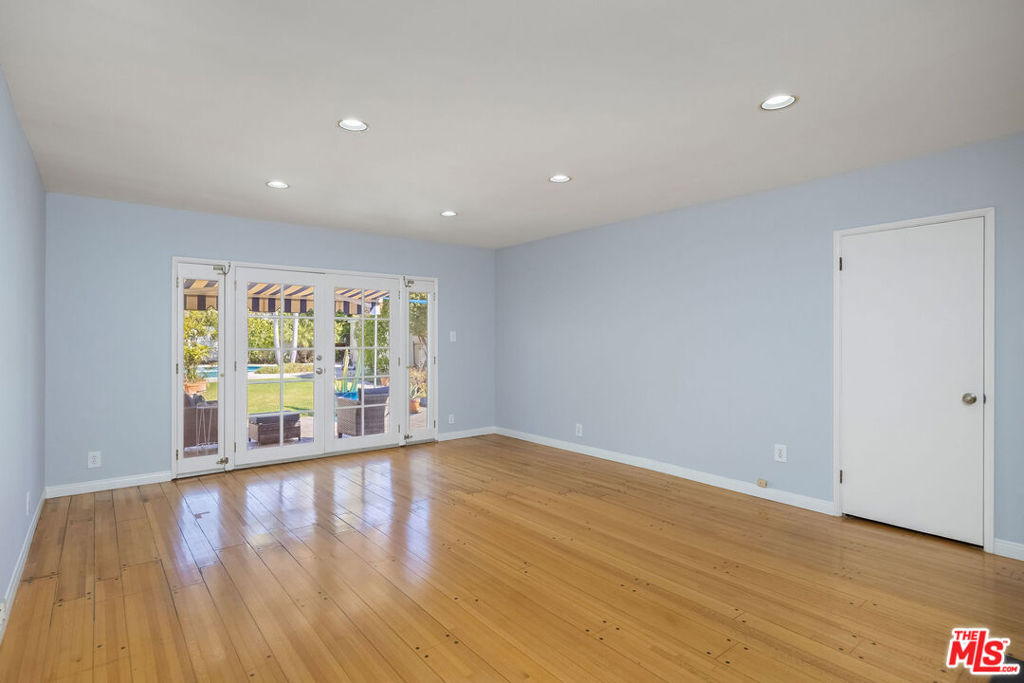 6527 Whitworth Drive Property Photo 22