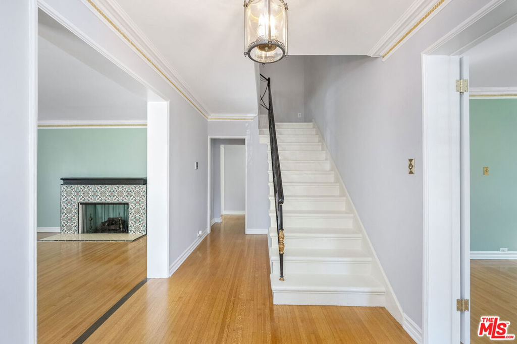 6527 Whitworth Drive Property Photo 25