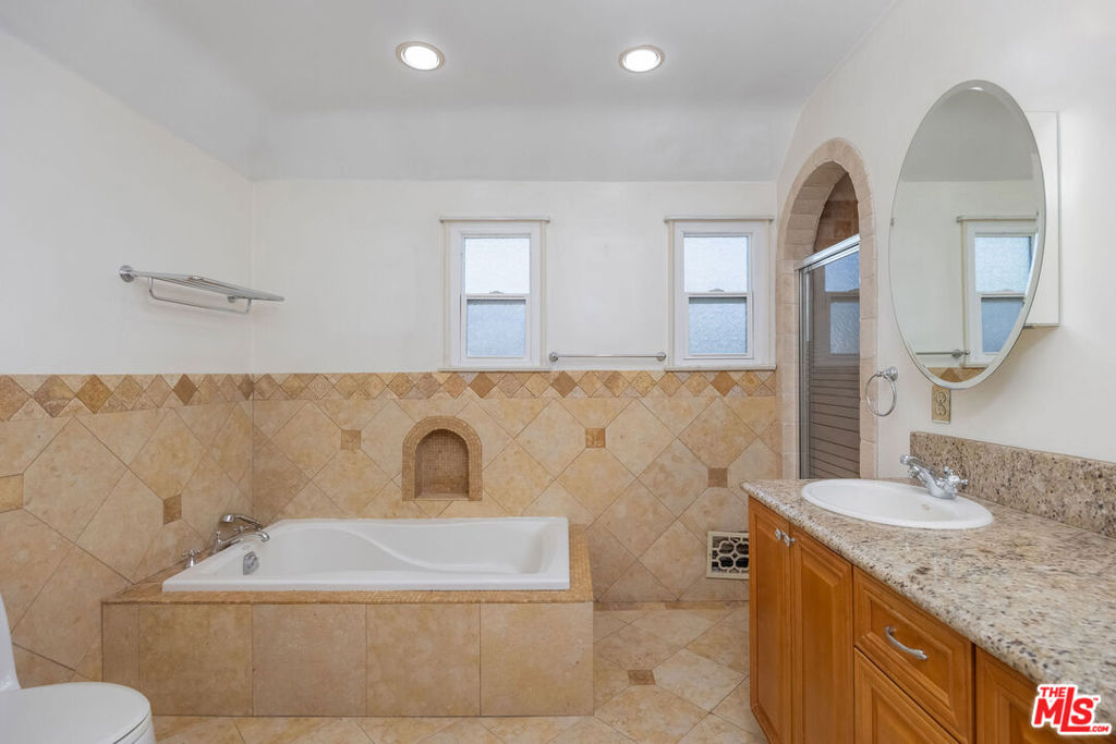 6527 Whitworth Drive Property Photo 34