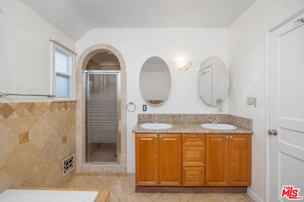 6527 Whitworth Drive Property Photo 35