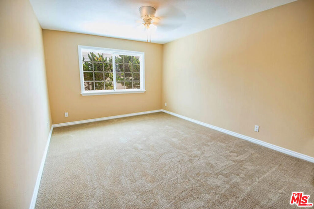 7830 W 83rd Street Property Photo 43