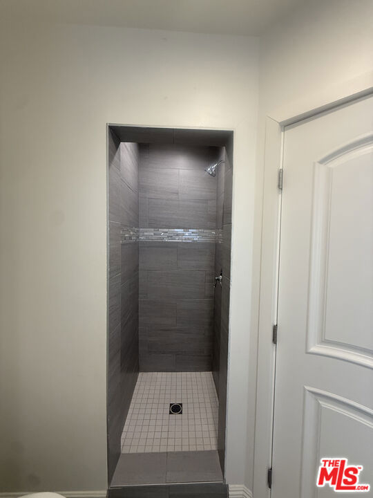 1206 S Cochran Avenue Property Photo 5