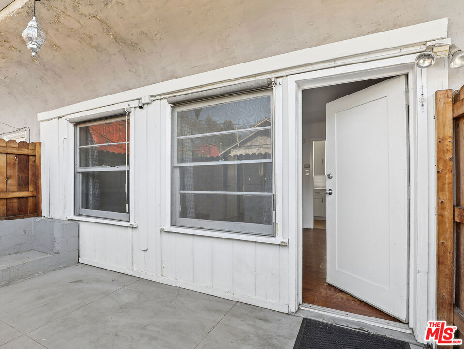 1236 N Gardner Street 1236 1/2 Property Photo 13