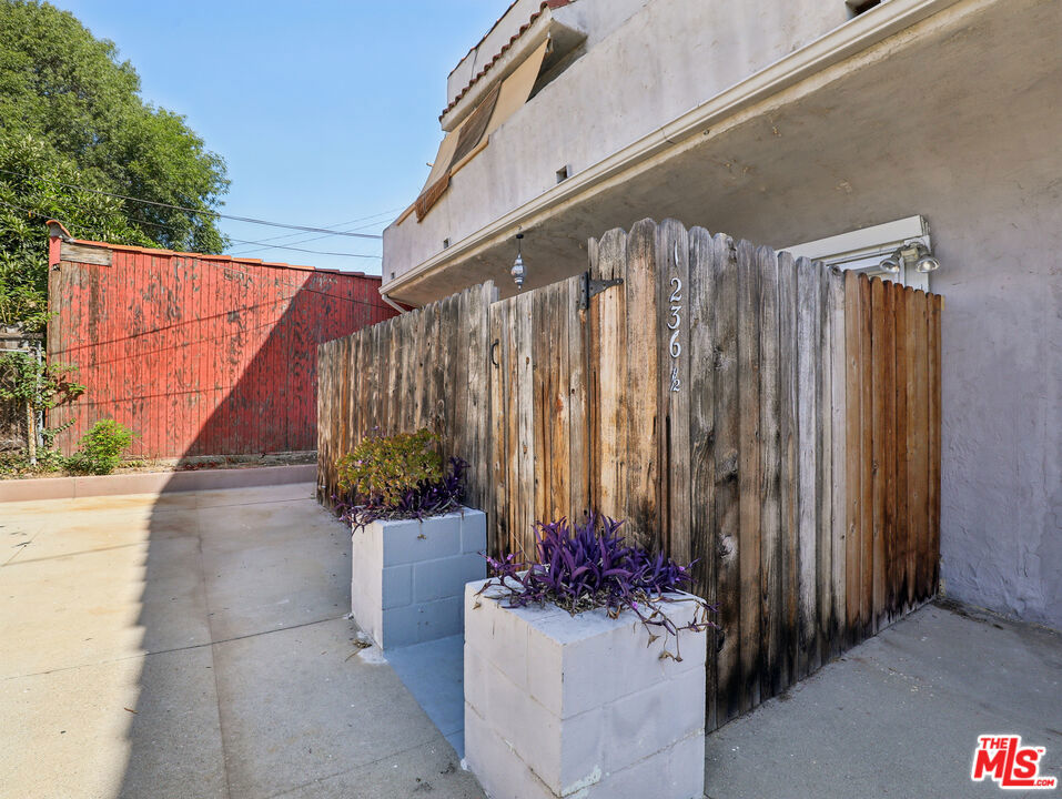 1236 N Gardner Street 1236 1/2 Property Photo 14
