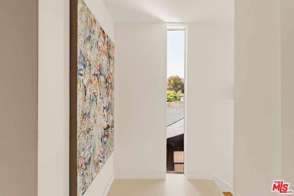 712 Nowita Place Property Photo 10