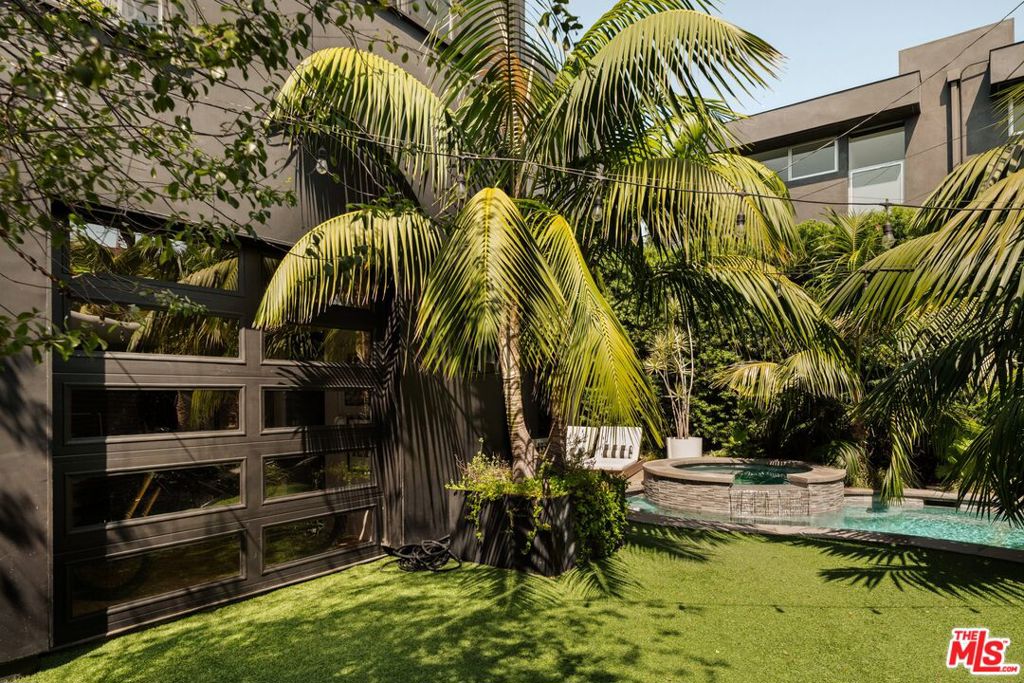 712 Nowita Place Property Photo 25