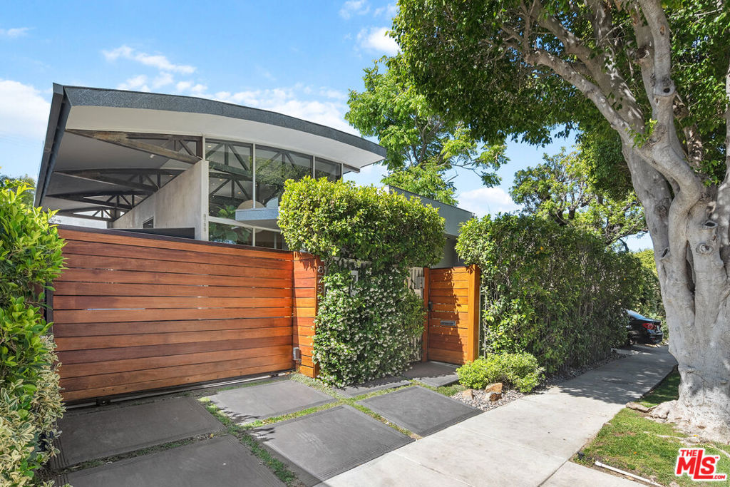 8735 Dorrington Avenue Property Photo 2