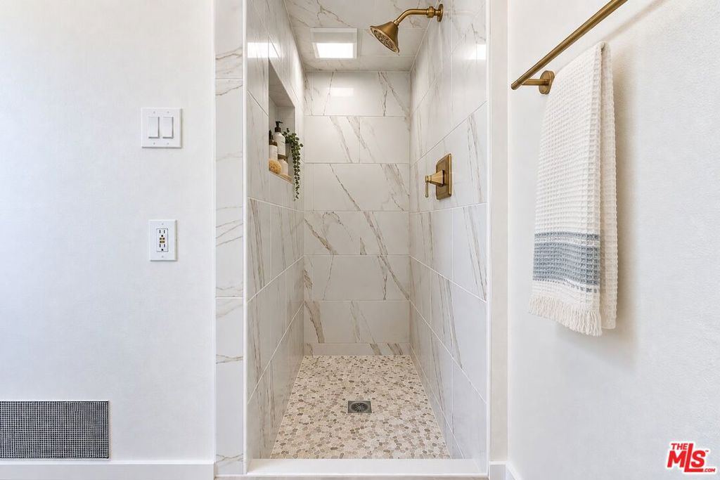 1147 24th Street Property Photo 18
