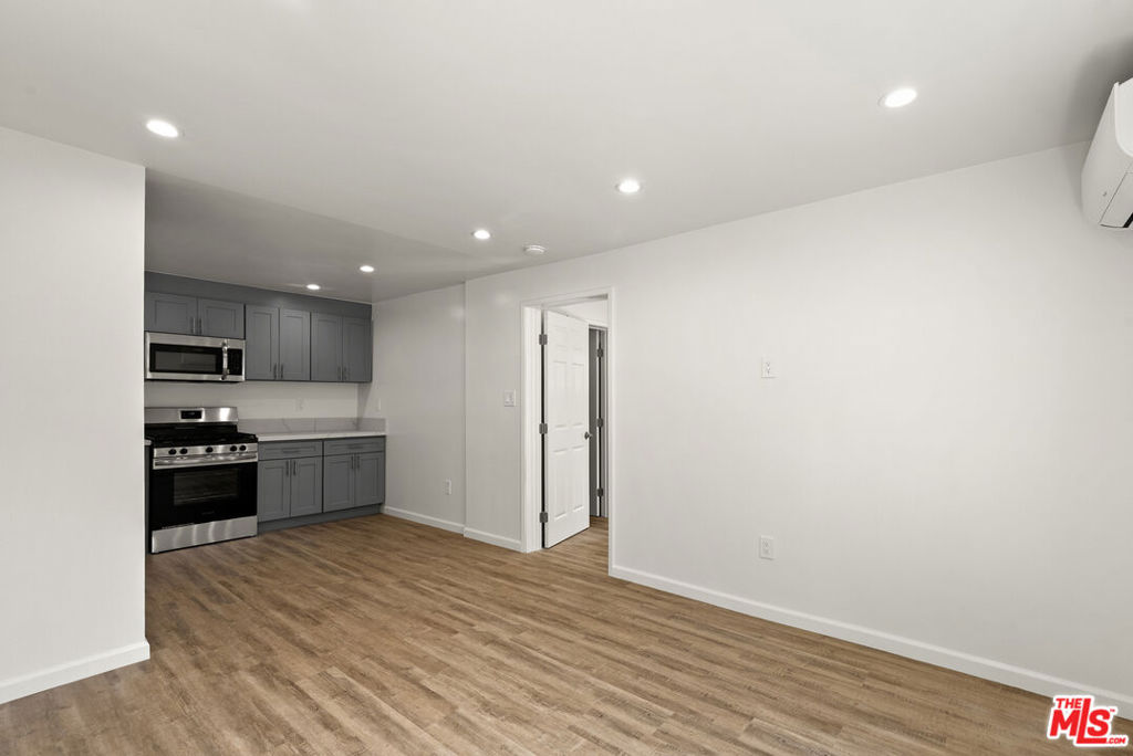 8824 1/2 Harratt Street Property Photo 3