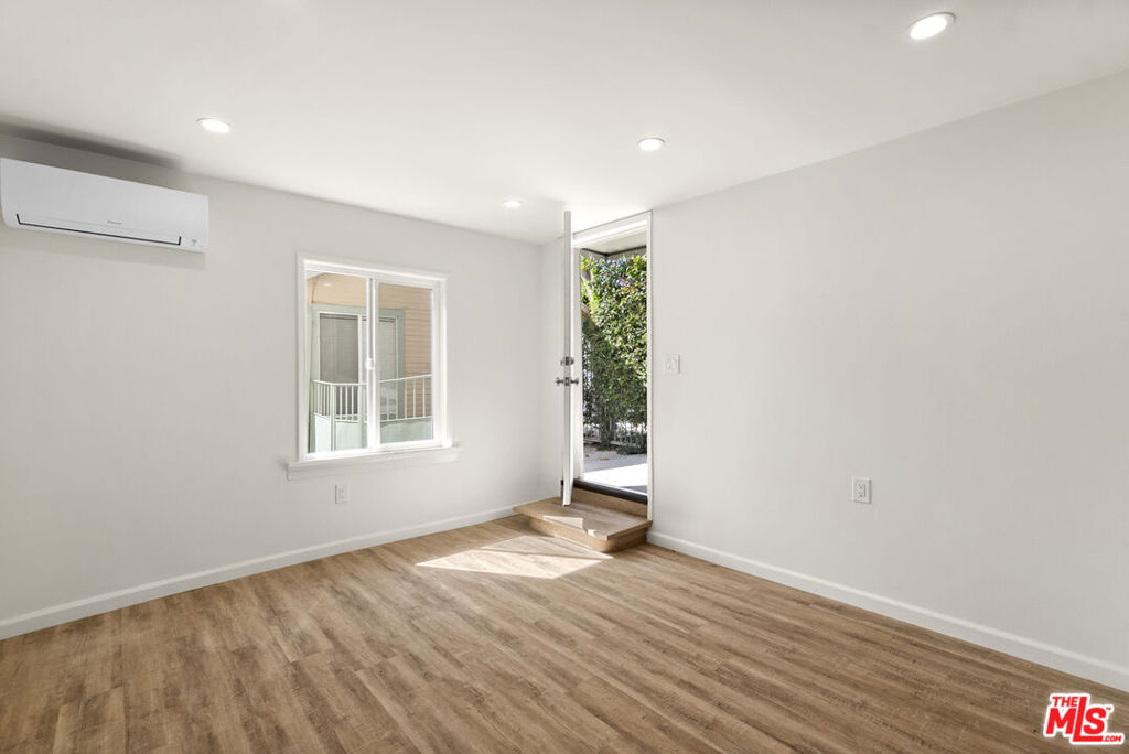 8824 1/2 Harratt Street Property Photo 7