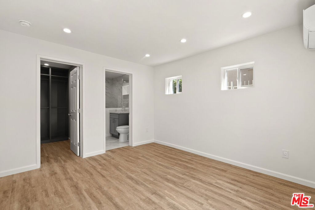 8824 1/2 Harratt Street Property Photo 9