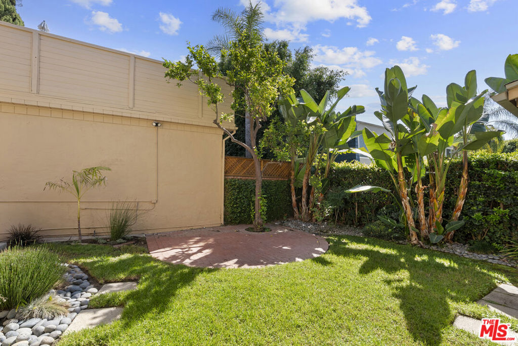 8824 1/2 Harratt Street Property Photo 16