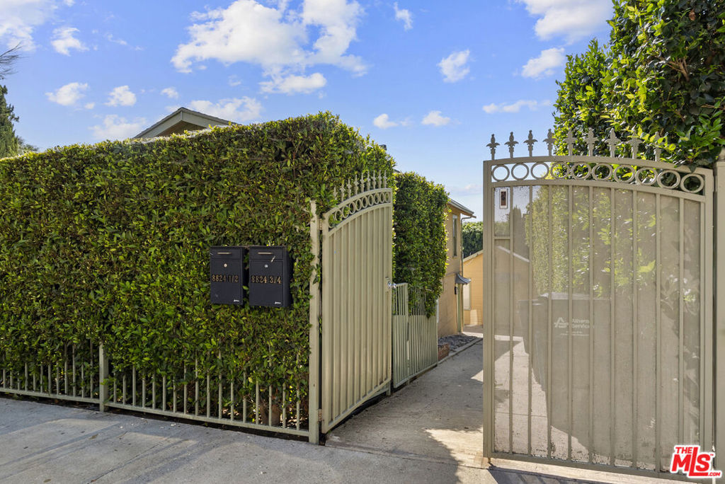 8824 1/2 Harratt Street Property Photo 17