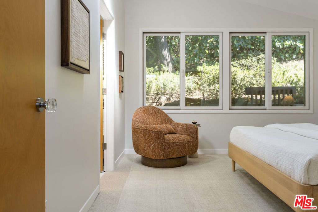 2856 Nichols Canyon Road Property Photo 40