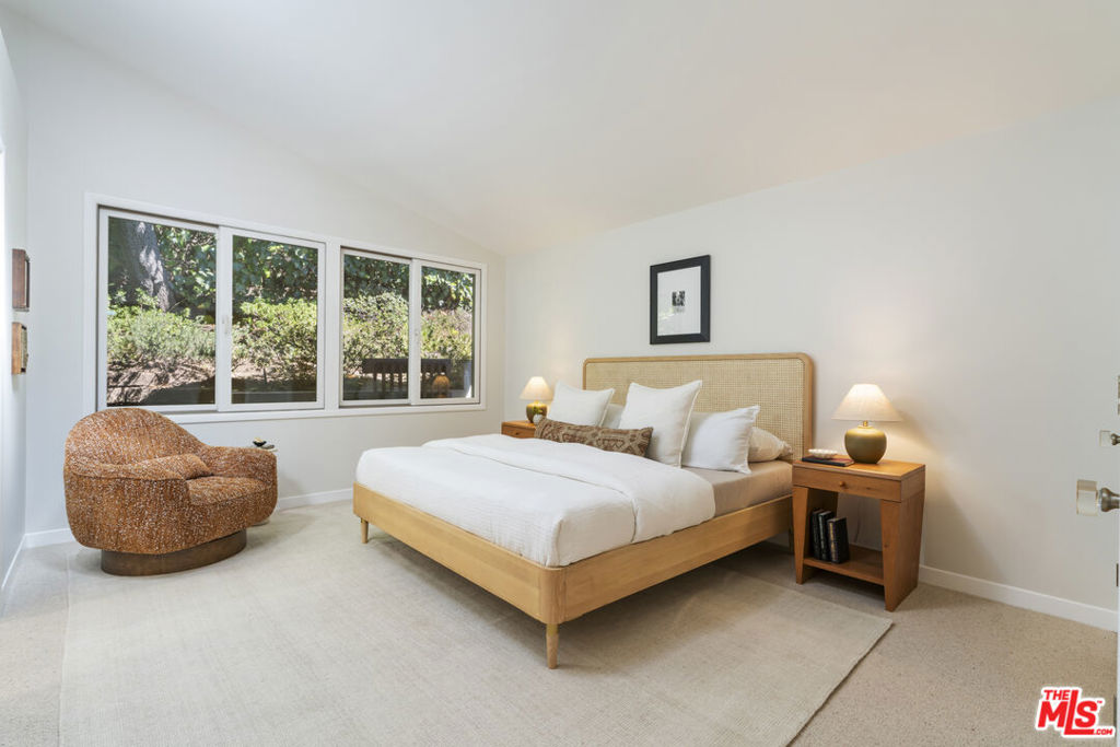 2856 Nichols Canyon Road Property Photo 41