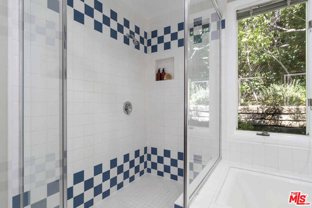 2856 Nichols Canyon Road Property Photo 46
