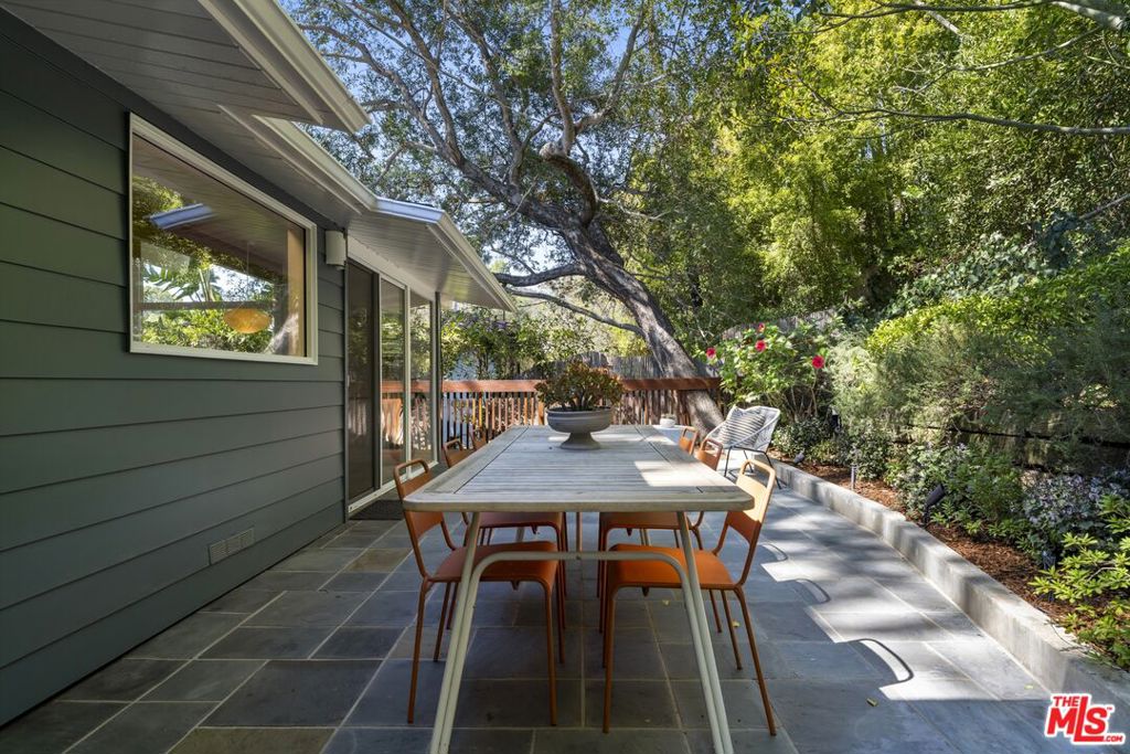 2856 Nichols Canyon Road Property Photo 49