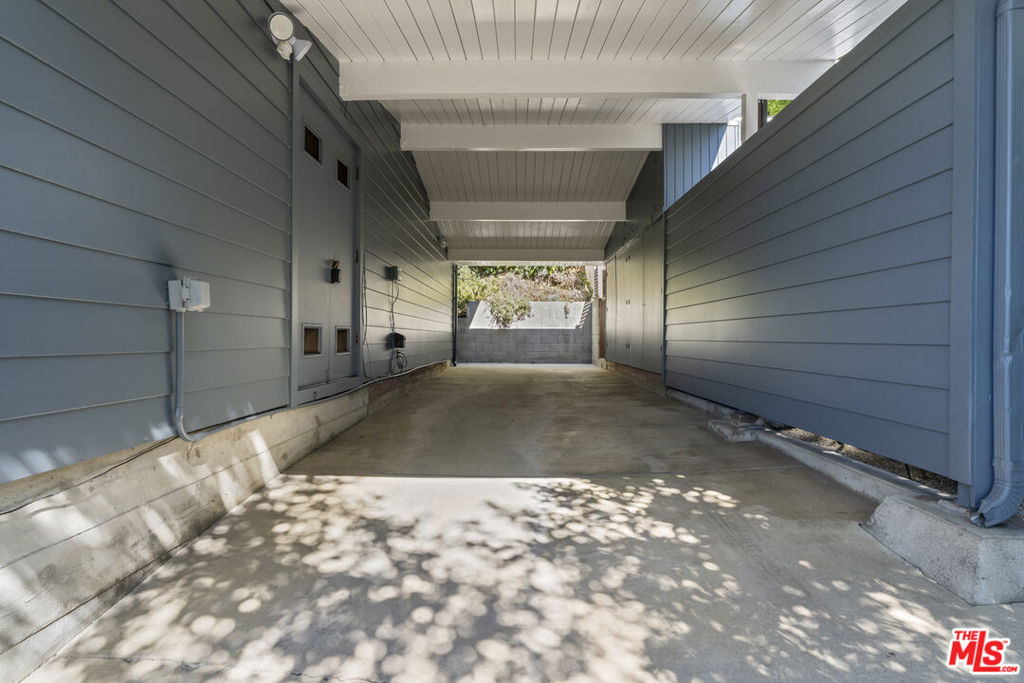 2856 Nichols Canyon Road Property Photo 53