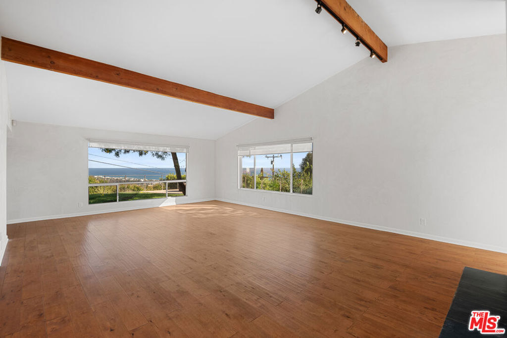 3505 Coast View Drive Property Photo 3