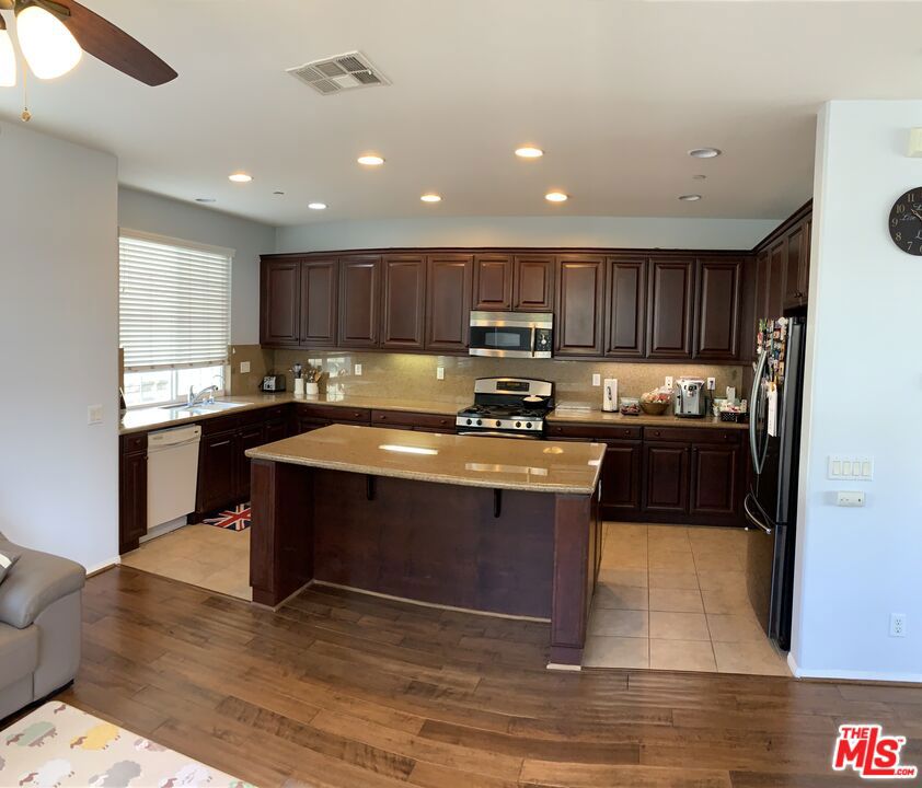 2118 Arnold Way Property Photo 6