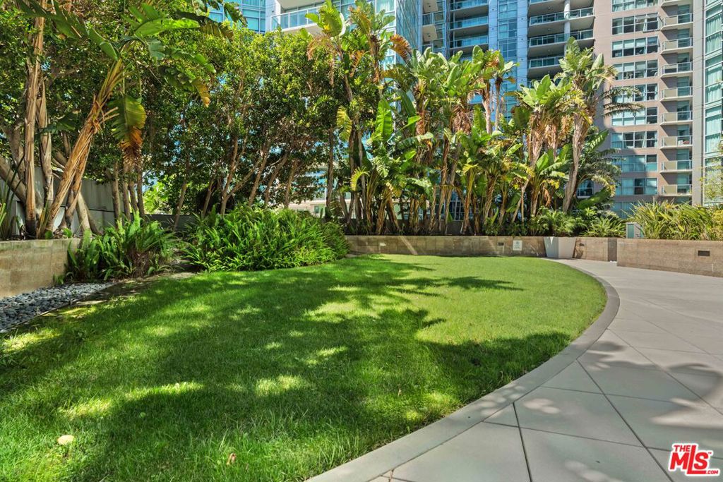13650 Marina Pointe Drive 404 Property Photo 22