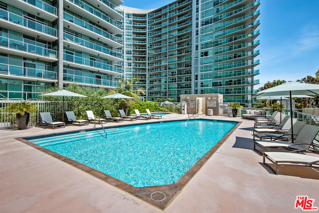 13650 Marina Pointe Drive 404 Property Photo 33