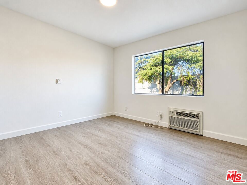 1240 S Bronson Avenue 7 Property Photo 4